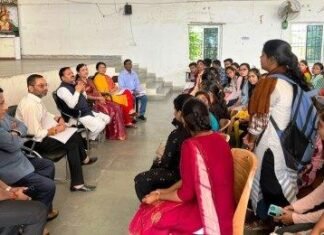 कॉलेज के छात्र-छात्राओं से रूबरू हुए संसदीय सचिव,समस्याओं का त्वरित निराकरण का दिया आश्वासन कॉलेज के छात्र-छात्राओं से रूबरू हुए संसदीय सचिव