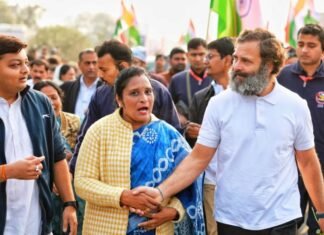 राहुल गांधी के भारत जोड़ो यात्रा में शामिल हुई नपाध्यक्ष राशि राहुल गांधी के भारत जोड़ो यात्रा में शामिल हुई नपाध्यक्ष राशि