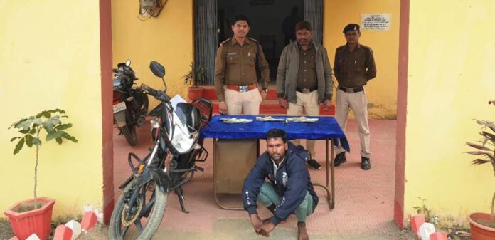 रिटायर्ड शिक्षक से 01 लाख 30 हजार रुपए के उठाईगिरी मामले मे 02 गिरफ्तार