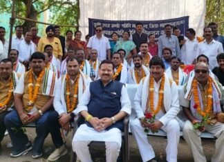 कृषि उपज मंडी में संसदीय सचिव ने किया शेंड्री शॉप निर्माण के लिए भूमिपूजन कृषि उपज मंडी में संसदीय सचिव ने किया शेंड्री शॉप निर्माण के लिए भूमिपूजन