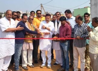 साढ़े 51 लाख की लागत से सीसी रोड निर्माण का संसदीय सचिव ने किया लोकार्पण साढ़े 51 लाख की लागत से बने सीसी रोड़ का हुआ लोकार्पण