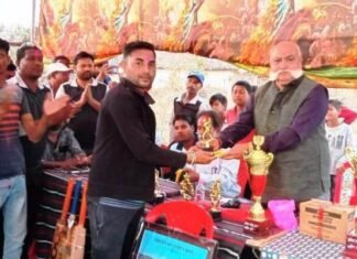 दस दिवसीय क्रिकेट प्रतियोगिता का समापन हुआ बोईरगांव में दस दिवसीय क्रिकेट प्रतियोगिता का समापन हुआ बोईरगांव में