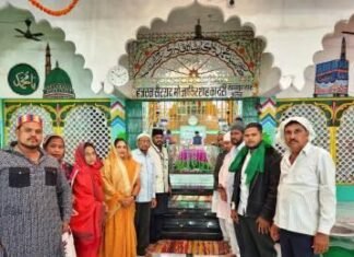 मन्नतो की चादर चढ़ाई राशि ने बावनकेरा में मन्नतो की चादर चढ़ाई राशि ने बावनकेरा में