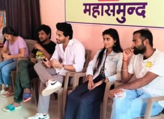 “ले चलहहूं अपन दुवारी” 36गढ़ी फिल्म को प्रदेश मे मिल रहा है जबरदस्त रिस्पॉन्स "ले चलहहूं अपन दुवारी" 36गढ़ी फिल्म को प्रदेश मे मिल रहा है जबरदस्त रिस्पॉन्स