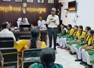 सेटेलाइट SSLV-VD-2 की गवाह बनी छात्राओं का किया गया सम्मान पालिका में सेटेलाइट SSLV-VD-2 की गवाह बनी छात्राओं का किया गया सम्मान पालिका में