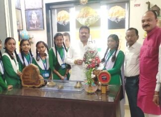 SSLV D-2 के सफल प्रक्षेपण की साक्षी बनी छात्राओं ने संसदीय सचिव से की मुलाकात SSLV D-2 के सफल प्रक्षेपण की साक्षी बनी छात्राओं ने संसदीय सचिव से की मुलाकात