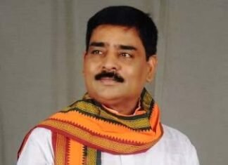 बस्तर के शांत फिजा में घोला जा रहा दहशत का जहर-नपाध्यक्ष राकेश चंद्राकर भाजपा पिछड़ा वर्ग मोर्चा चलाएगी गांव चलो-घर घर चलो अभियान-राकेश