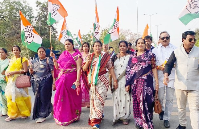 हाथ से हाथ जोड़ो यात्रा अभियान का हुआ शुरुवात कांग्रेस भवन से