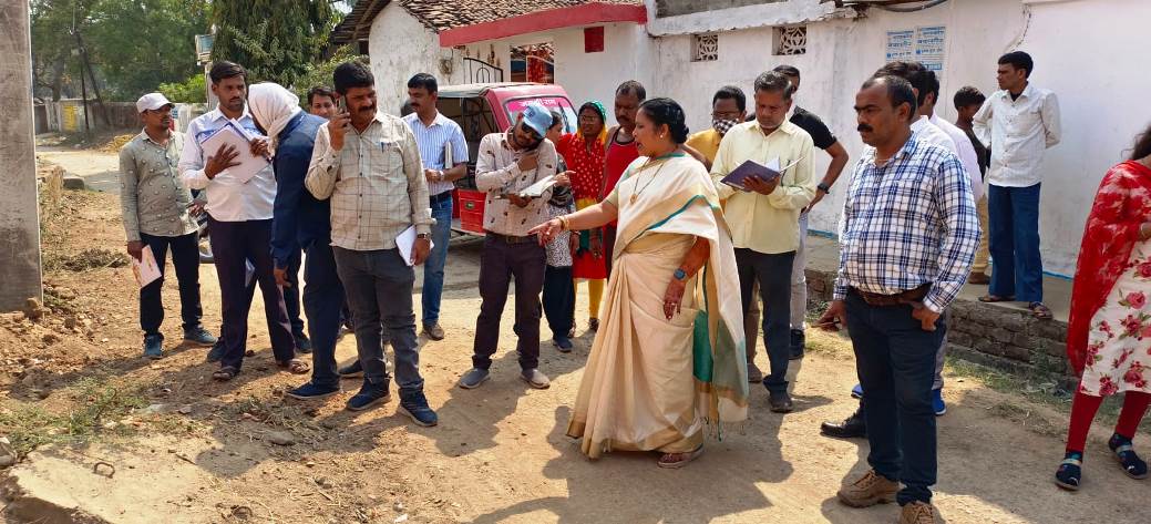 रोड, नाली निर्माण कार्य की शिकायत मिली नगर सरकार तुहंर द्वार यात्रा मे 