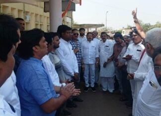 जिला हॉस्पिटल का नामकरण से स्व. कौशिक को सच्ची श्रद्धांजलि-चंद्राकर जिला हॉस्पिटल का नामकरण से स्व कौशिक को सच्ची श्रद्धांजलि-चंद्राकर