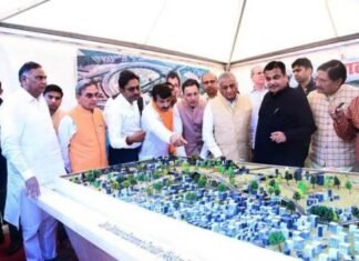 केन्द्रीय मंत्री गडकरी ने 6 लेन वाले दिल्ली-देहरादून एक्सप्रेसवे का किया निरीक्षण केन्द्रीय मंत्री गडकरी ने 6 लेन वाले दिल्ली-देहरादून एक्सप्रेसवे का किया निरीक्षण