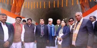 श्रीनगर-लेह राजमार्ग पर स्थित जेड-मोड़ सुरंग का किया गया निरीक्षण श्रीनगर-लेह राजमार्ग पर स्थित जेड-मोड़ सुरंग का किया गया निरीक्षण