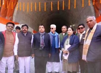 श्रीनगर-लेह राजमार्ग पर स्थित जेड-मोड़ सुरंग का किया गया निरीक्षण श्रीनगर-लेह राजमार्ग पर स्थित जेड-मोड़ सुरंग का किया गया निरीक्षण