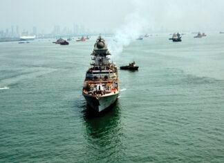 युद्धपोत इंफाल को परीक्षण के लिए पहली बार समुद्र में किया गया रवाना युद्धपोत इंफाल को परीक्षण के लिए पहली बार समुद्र में किया गया रवाना