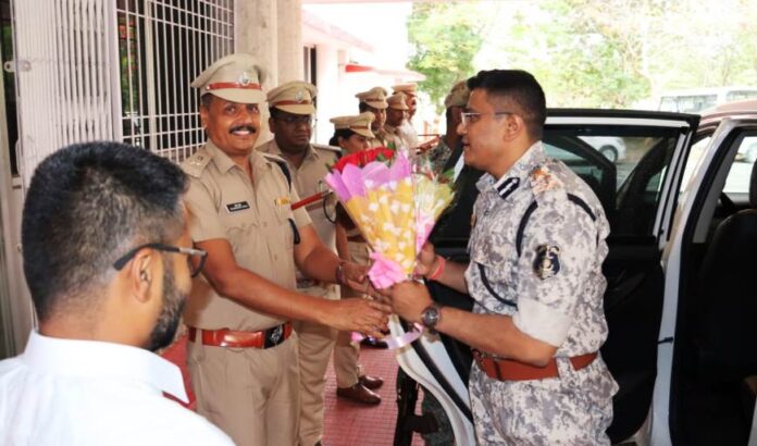 पुलिस महानिरीक्षक रायपुर रेंज ने बैठक मे दिए आवश्यक दिशा निर्देश