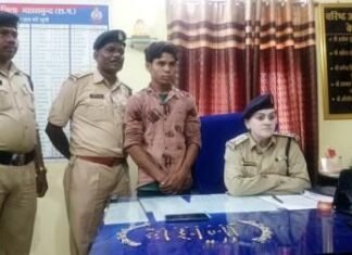 सोना चांदी के जेवर व मोबाईल चोरी करने वाले एक आरोपी को पुलिस ने किया गिरफ्तार सोना चांदी के जेवर व मोबाईल चोरी का एक आरोपी गिरफ्तार