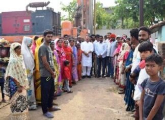 लालदाढ़ी पारा में पानी की समस्या का हुआ निदान ,संसदीय सचिव ने किया बोर खनन कार्य का शुभांरभ लालदाढ़ी पारा में पानी की समस्या का हुआ निदान