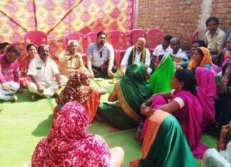 संसदीय सचिव ने सुनी नागरिकों की समस्याएं, निराकरण का दिया आवश्वासन संसदीय सचिव ने सुनी नागरिकों की समस्याएं, निराकरण का दिया आवश्वासन