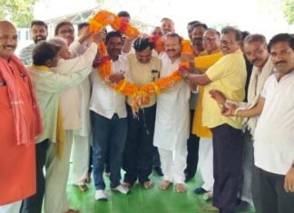 डेढ़ दशक बाद कृषि उपज मंडी मे धान खरीदी शुरू, समिति ने किया संसदीय सचिव का अभिनंदन डेढ़ दशक बाद कृषि उपज मंडी मे धान खरीदी शुरू