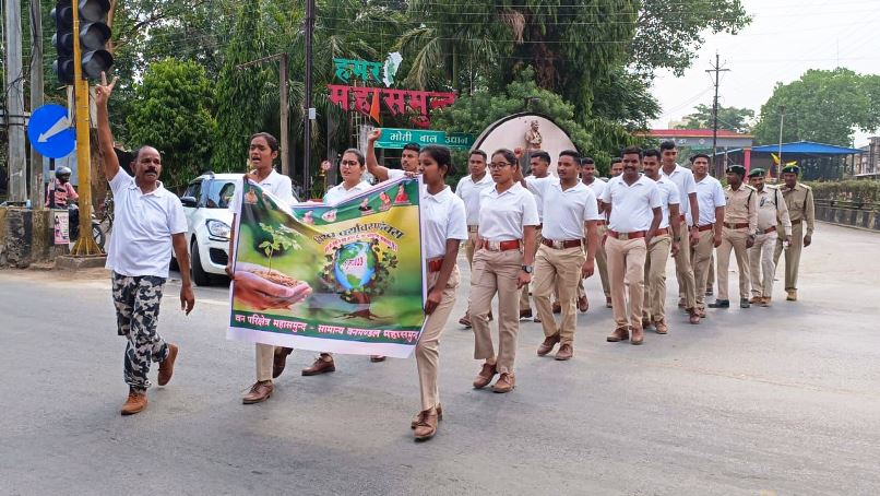 विश्व पर्यावरण दिवस पर स्वामी आत्मानंद स्कूल मे पौधरोपण 