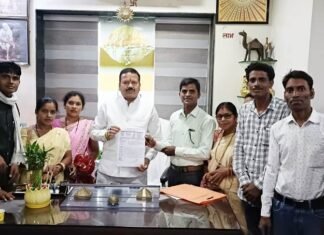 प्रेरक कल्याण संघ के पदाधिकारियों ने मांगों को लेकर संसदीय सचिव को सौंपा ज्ञापन प्रेरक कल्याण संघ के पदाधिकारियों ने मांगों को लेकर सौंपा ज्ञापन