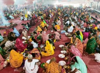 विशाल शोभायात्रा के साथ हुआ महारुद्राभिषेक हवन पूजन का हुआ समापन विशाल शोभायात्रा के साथ हुआ रुद्रमाहाभिषेक हवन पूजन का हुआ समापन