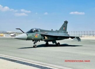 हल्के लड़ाकू विमान प्रोग्राम की स्थिति की समीक्षा की वायुसेना प्रमुख ने हल्के लड़ाकू विमान प्रोग्राम की स्थिति की समीक्षा की वायुसेना प्रमुख ने