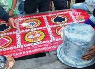 जंगल मे खुडखुडिया जुआ खेलते हुए 15 आरोपी किए गए गिरफ्तार जंगल मे खुडखुडिया जुआ खेलते हुए 15 आरोपी किए गए गिरफ्तार