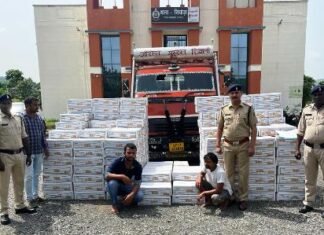 400 पेटी गोवा स्पेशल व्हीस्की की तस्करी पैरा भुसा के आड में,दो आरोपी गिरफ्तार 400 पेटी गोवा शारब की तस्करी पैरा भुसा के आड में,दो आरोपी गिरफ्तार