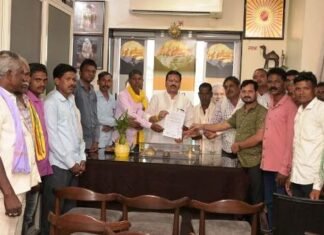 कछारडीह में नवीन धान खरीदी उपकेंद्र खोलने की मांग की किसानों ने khaaradeeh mein naya dhaan jaisa upakendr chips kee maang ke kisaanon ne