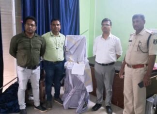 स्वास्थ्य विभाग की टीम ने रूपरेला डायग्नोस्टिक को किया सील स्वास्थ्य विभाग की टीम ने रूपरेला डायग्नोस्टिक को किया सील