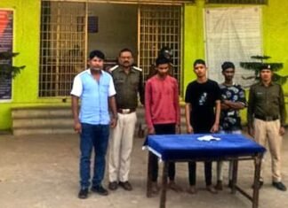 ईमलीभाठा में घर पर हुए चोरी का किया खुलासा पुलिस ने, 03 आरोपी गिरफ्तार ईमलीभाठा में घर पर हुए चोरी का किया खुलासा पुलिस ने, 03 आरोपी गिरफ्तार