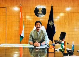 जिले के नये कलेक्टर कुमार लाल चौहान ने संभाला पदभार व कार्यालय का किया औचक निरीक्षण जिले के नये कलेक्टर कुमार लाल चौहान ने संभाला पदभार