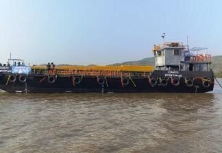 बार्ज नौका एलएसएएम 20 (यार्ड 130) का किया गया जलावतरण बार्ज नौका एलएसएएम 20 (यार्ड 130) का किया गया जलावतरण