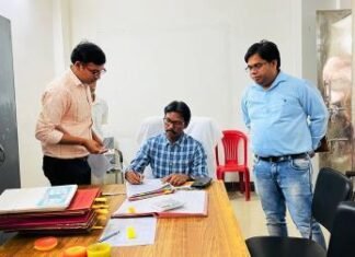 डबल लॉक स्ट्रांग रूम का किया निरीक्षण कलेक्टर चौहान ने डबल लॉक स्ट्रांग रूम का किया निरीक्षण कलेक्टर चौहान ने