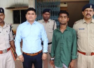 02 घण्टे के अन्दर अपहरण किए गए बच्चे के आरोपी को पुलिस ने किया गिरफ्तार, पुराने रंजीश के कारण घटना को दिया अंजाम 02 घण्टे के अन्दर अपहरण किए गए बच्चे के आरोपी पुलिस के गिरफ्त में