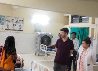 देर रात हॉस्पिटल पहुंचे कलेक्टर, स्वास्थ्य सुविधाओं का लिया जायजा देर रात हॉस्पिटल पहुंचे कलेक्टर, स्वास्थ्य सुविधाओं का लिया जायजा