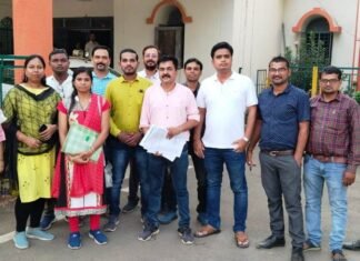 राजस्व पटवारी संघ जिला महासमुंद ने कलेक्टर व पुलिस अधीक्षक को सौपा ज्ञापन राजस्व पटवारी संघ ने कलेक्टर व पुलिस अधीक्षक को सौपा ज्ञापन