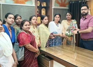 जुझारू आंगनबाड़ी कार्यकर्ता सहायिका कल्याण संघ कलेक्टर से की मुलाकात आंगनबाड़ी कार्यकर्ता सहायिका कल्याण संघ ने कलेक्टर से की मुलाकात