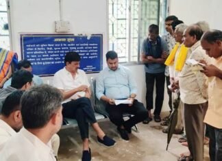 प्रदेश प्रवक्ता डॉ.चोपड़ा ने SDM कार्यालय परिसर लोगों से किया भेंट प्रदेश प्रवक्ता डॉ.चोपड़ा ने SDM कार्यालय परिसर लोगों से किया भेंट