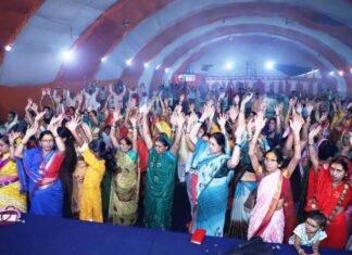 श्रावण शिवरात्रि पर हुआ महारुद्राभिषेक, श्रद्धालुगण हुए शामिल श्रावण शिवरात्रि पर हुआ महारुद्राभिषेक, श्रद्धालुगण हुए शामिल