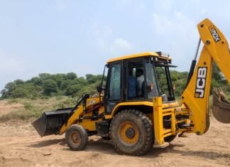 अवैध रेत परिवहन मामले मे 05 हाइवा सहित एक जेसीबी मशीन जप्त अवैध रेत परिवहन मामले मे 05 हाइवा सहित एक जेसीबी मशीन जप्त