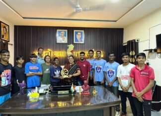 नपाध्यक्ष राशि से बास्केटबॉल खिलाड़ियों ने की मुलाकात नपाध्यक्ष राशि से बास्केटबॉल खिलाड़ियों ने की मुलाकात