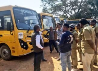 54 स्कूल बस व चालकों की हुई स्वास्थ्य जांच 54 स्कूल बस व चालकों की हुई स्वास्थ्य जांच