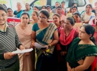 15 सूत्रीय मांग को लेकर आंगनबाड़ी कार्यकर्ताओं ने सौंपा ज्ञापन 15 सूत्रीय मांग को लेकर आंगनबाड़ी कार्यकर्ताओं ने सौंपा ज्ञापन