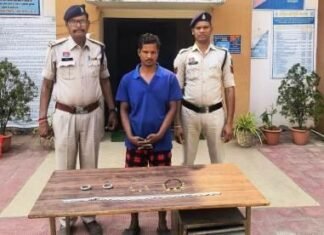 घर में चोरी करने वाला चोर को पुलिस ने किया गिरफ्तार घर में चोरी करने वाला चोर को पुलिस ने किया गिरफ्तार