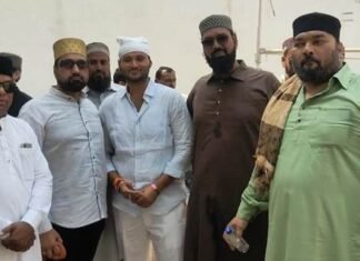 ईद उल-फितर: खुशियों व भाई चारे का पर्व मनाया गया धूमधाम से ईद उल-फितर: खुशियों व भाई चारे का पर्व मनाया गया धूमधाम से