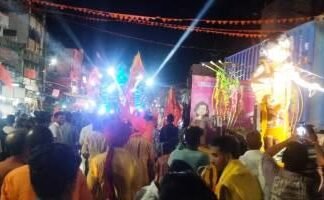 हनुमान जन्मोत्सव पर निकली शोभायात्रा, गूंजे जयकारे हनुमान जन्मोत्सव पर निकली शोभायात्रा, गूंजे जयकारे