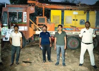 बिना अनुमति बोर खनन पर कार्रवाई किया गया वाहन जप्त बिना अनुमति बोर खनन पर कार्रवाई,वाहन जप्त