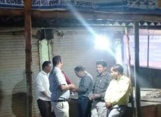 ढाबा में छापामार कार्रवाई ,शराब सेवन करते तीन व्यक्ति पकड़े गए, ढाबा सील ढाबा में छापामार कार्रवाई ,शराब सेवन करते तीन व्यक्ति पकड़े गए, ढाबा सील